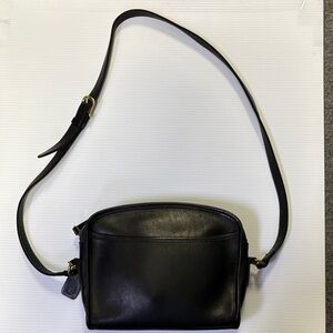 Metropolis Coach Black Leather Crossbody Bag P9087